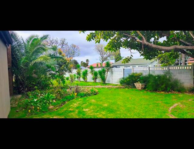 5 BEDROOM HOUSE FOR SALE IN GEORGE EAST
